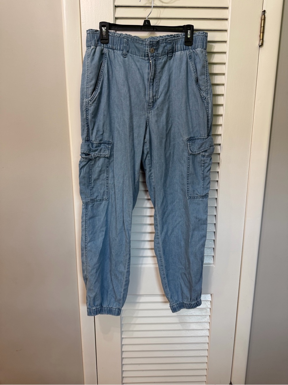 American Eagle light blue denim jogger pants